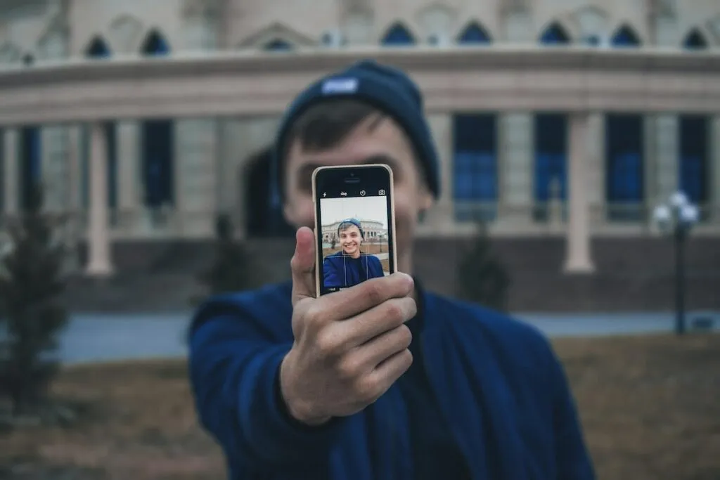 gay dating apps, bio writing tips
